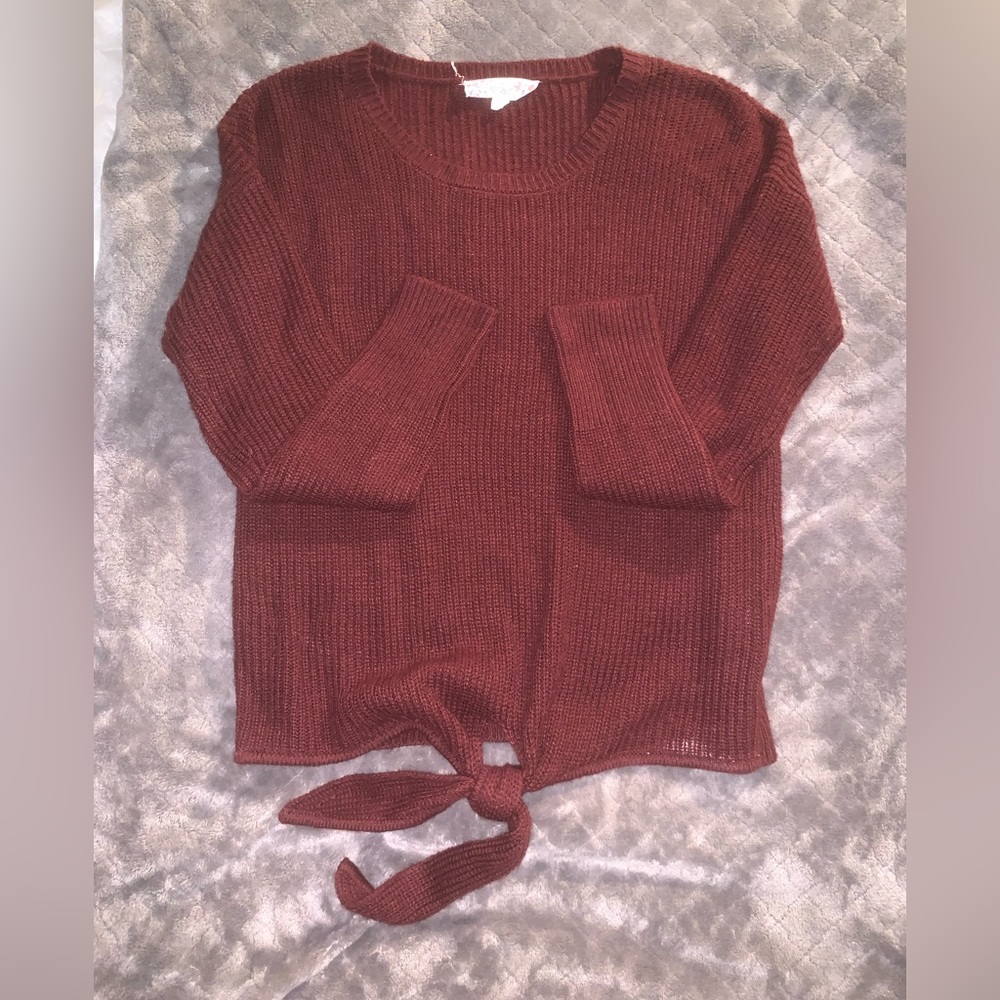 BOGO WHEN BUNDLED!! Maroon knit light sweater with tie